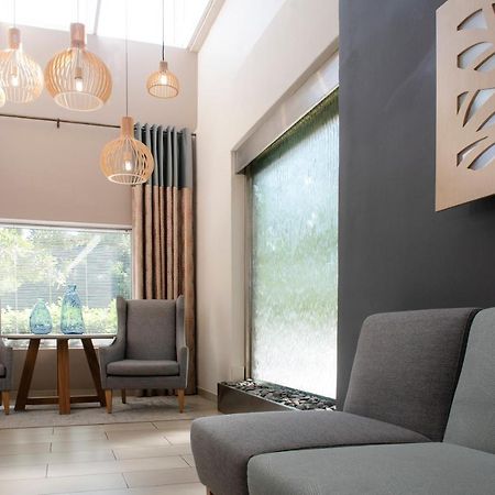 Palm Park Hotel Lephalale Dış mekan fotoğraf