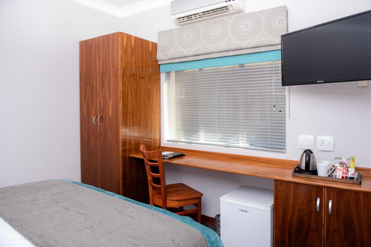 Palm Park Hotel Lephalale Dış mekan fotoğraf