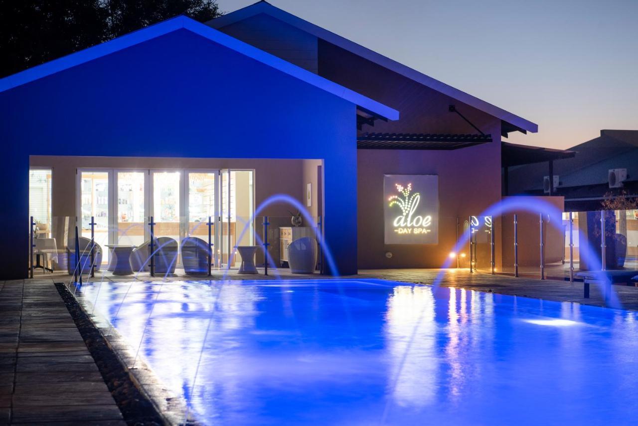 Palm Park Hotel Lephalale Dış mekan fotoğraf