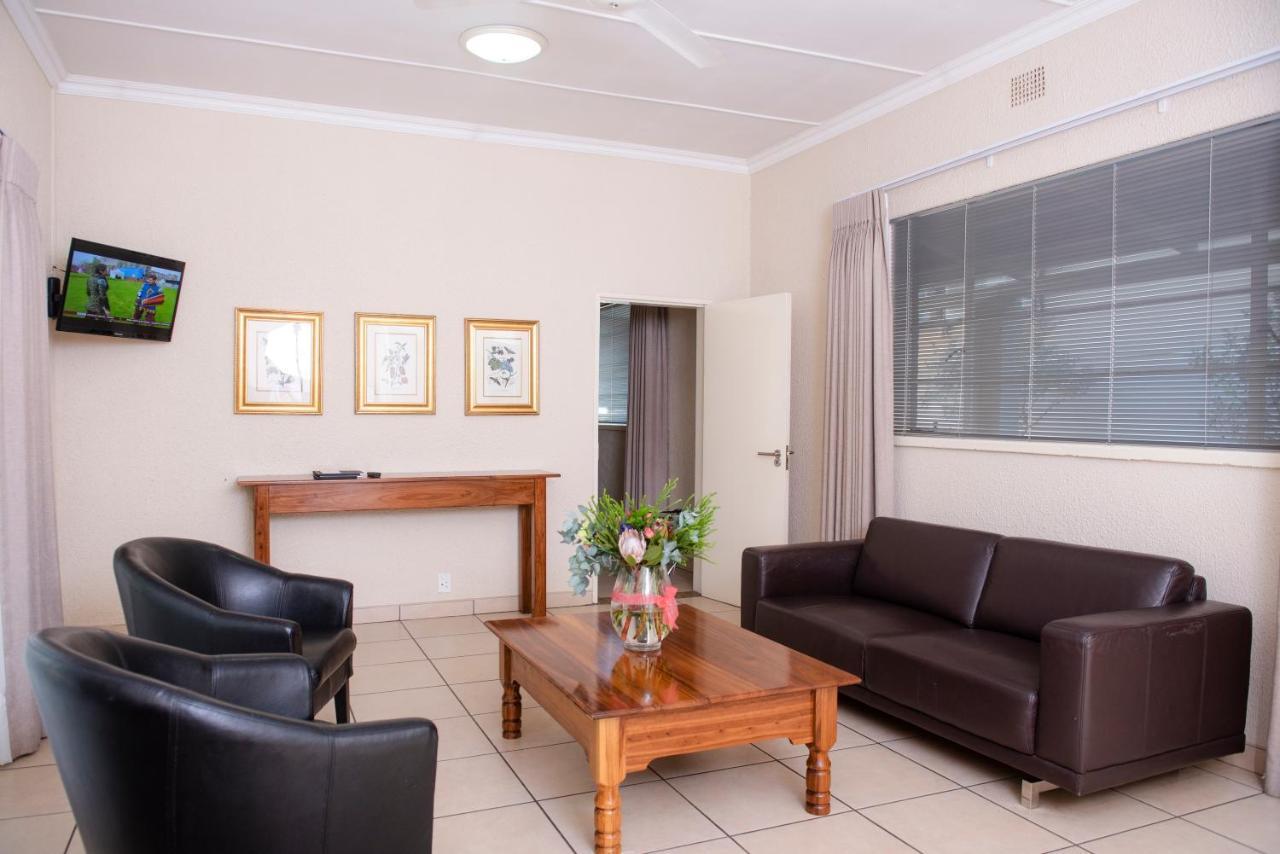 Palm Park Hotel Lephalale Dış mekan fotoğraf